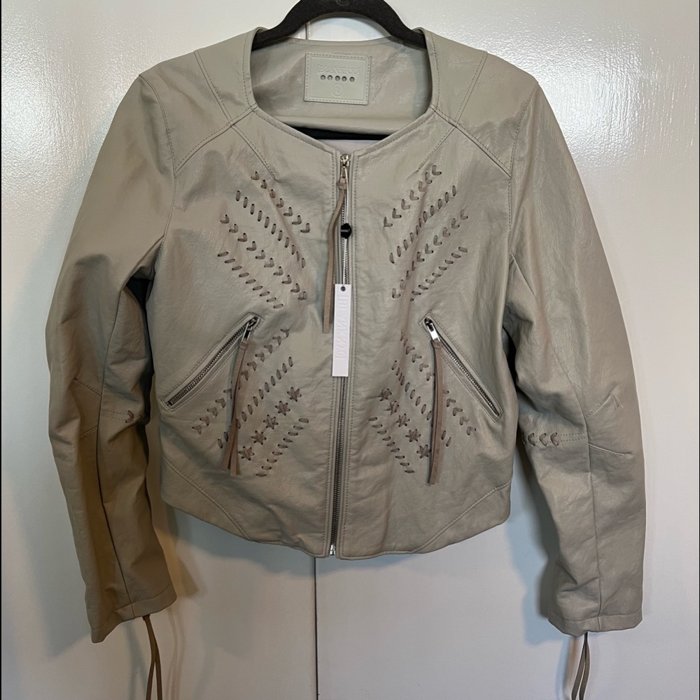 Brand : BLANK NYC- size : Large  color:Taupe Jacket
